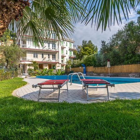 Hotel Residence Garden Alassio Eksteriør billede