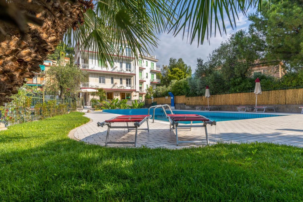 Hotel Residence Garden Alassio Eksteriør billede