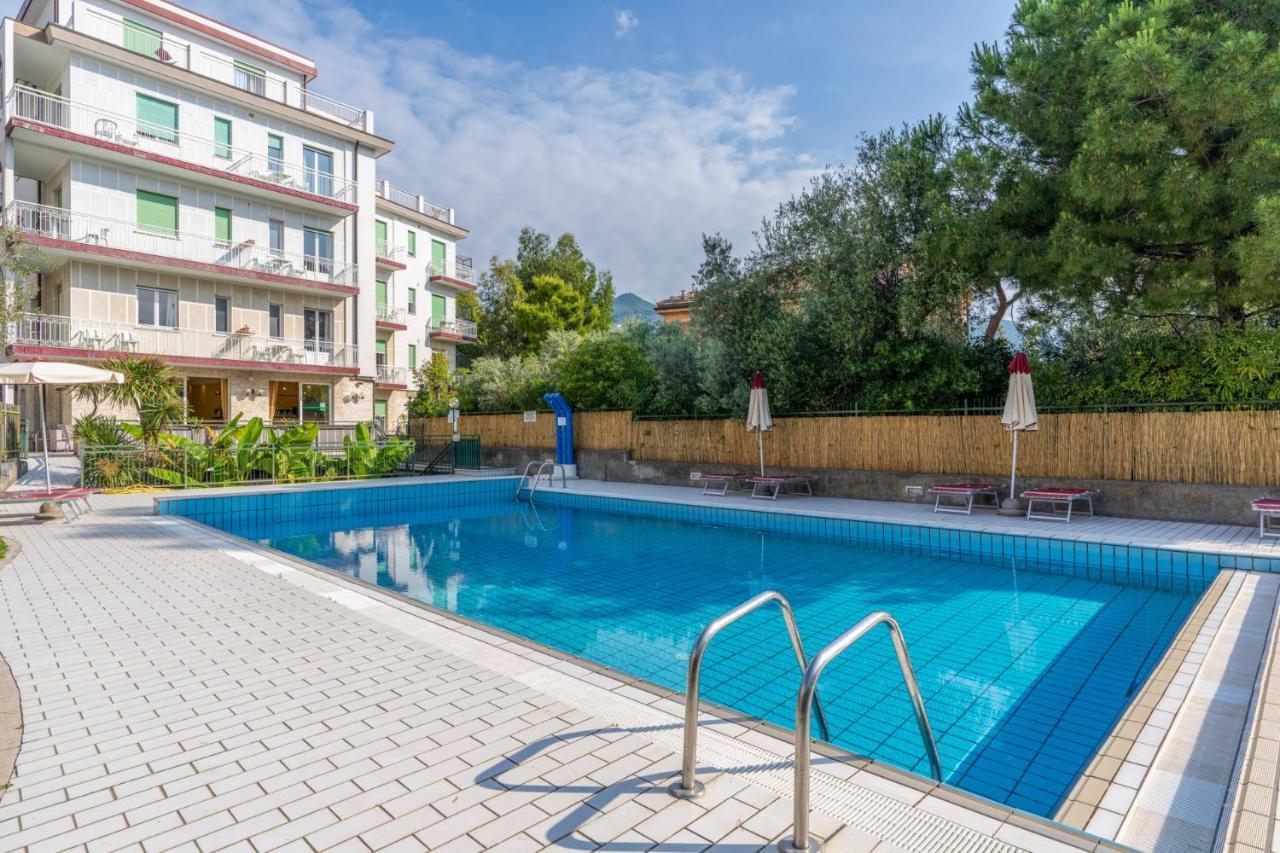 Hotel Residence Garden Alassio Eksteriør billede