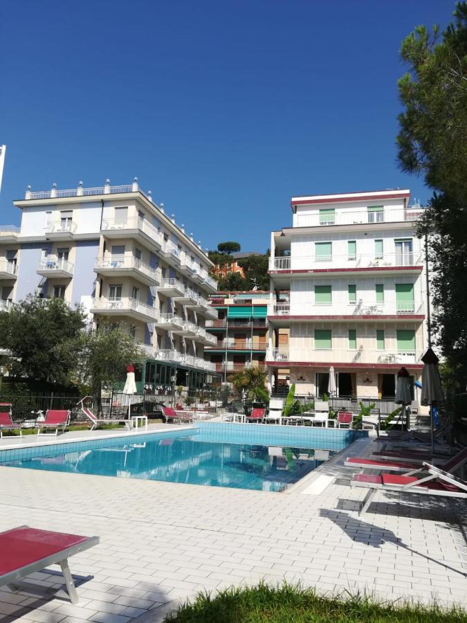 Hotel Residence Garden Alassio Eksteriør billede